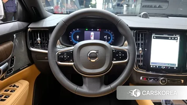 Volvo V90 Cross-Country 2024 Белый из Кореи, фото 4