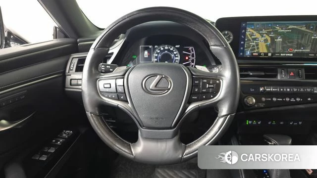 Lexus ES300h 7th generation 2023 Серебряный из Кореи, фото 4