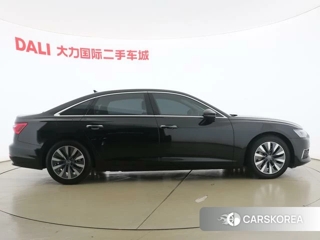 Audi A6L 2021 Черный из Китая, фото 4