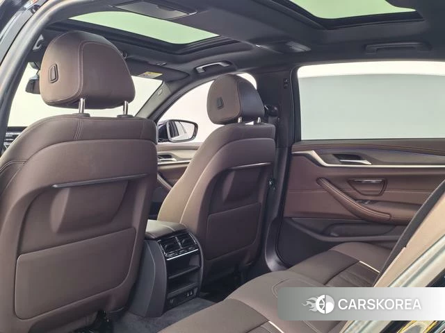 BMW 5 series 2023 Черный из Китая, фото 4