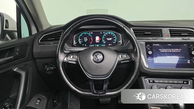 Volkswagen Tiguan second Generation 2020 Белый из Кореи, фото 4