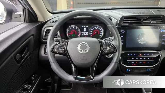 Ssangyong The New Tivoli 2023 Светло-серебряный цвет из Кореи, фото 4