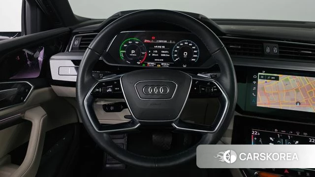 Audi e-Tron 2021 Серебристо-серый из Кореи, фото 4
