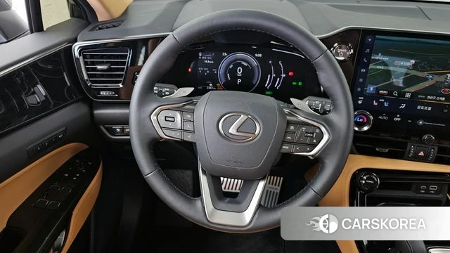 Lexus NX350h Second generation 2025 Серебристо-серый из Кореи, фото 4