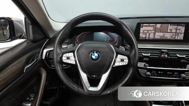 BMW 5 Series (G30) 2020 Серебристо-серый из Кореи, фото 4