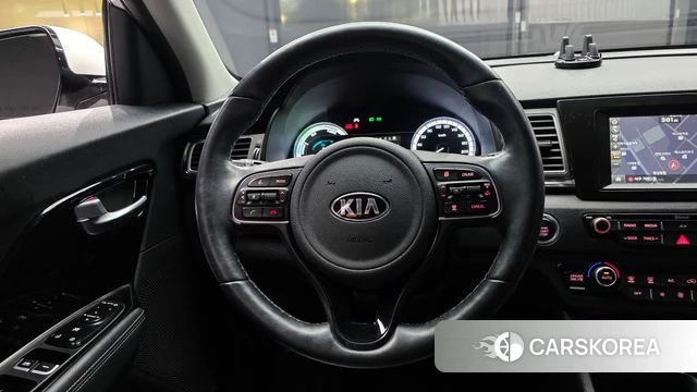 Kia Niro 2019 Белый из Кореи, фото 4