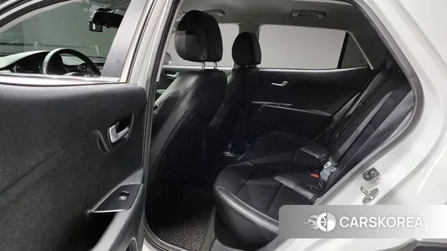 Kia Stonic 2018 Белый из Кореи, фото 4