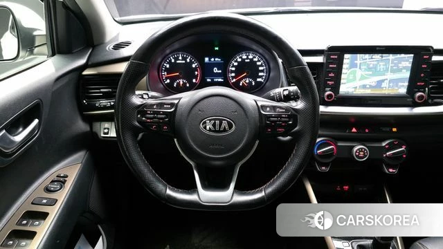 Kia Stonic 2018 Белый из Кореи, фото 4