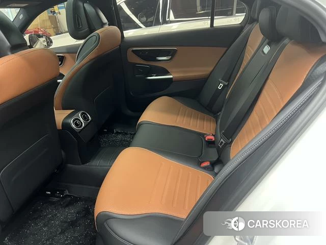 Mercedes-Benz Class C 2023 Белый из Китая, фото 4