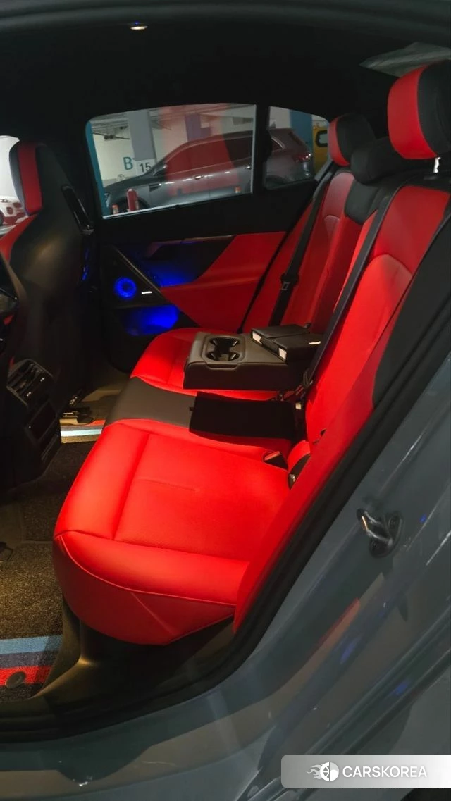 BMW M5 (G90) 2025 Небесно-голубой из Кореи, фото 4