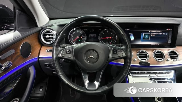 Mercedes-Benz E-Class W213 2018 Черный из Кореи, фото 4