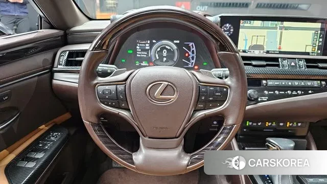 Lexus ES300h 7th generation 2018 Белый из Кореи, фото 4