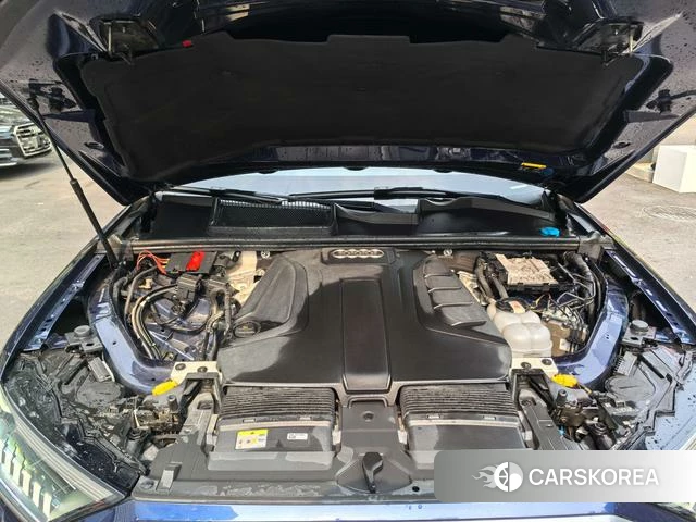 Audi Q7 2021 Синий из Китая, фото 4
