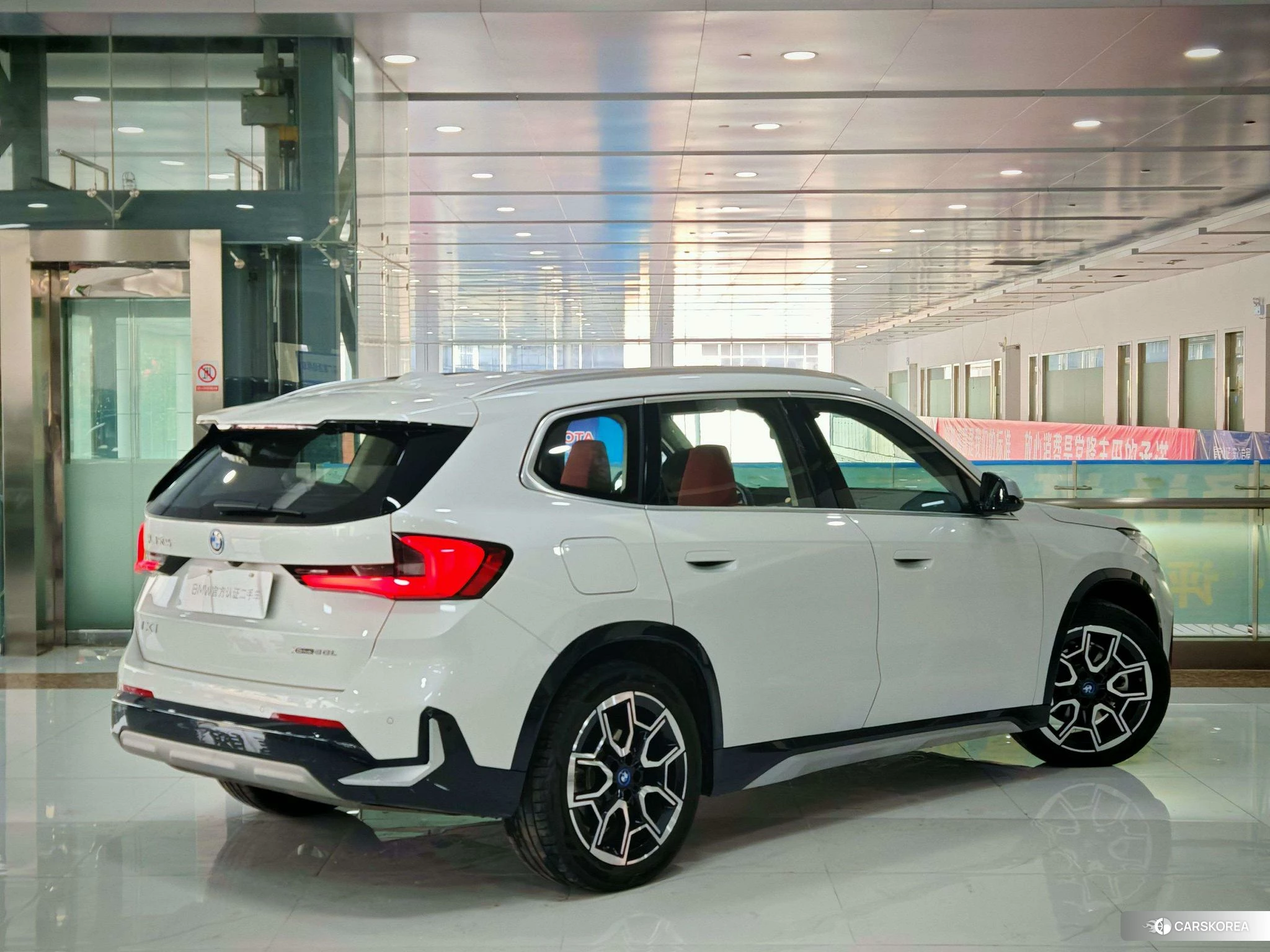 BMW iX1 2023 Белый из Китая, фото 4