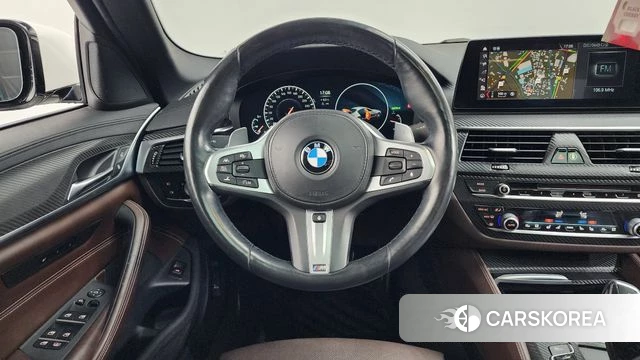 BMW 5 Series (G30) 2019 Белый из Кореи, фото 4