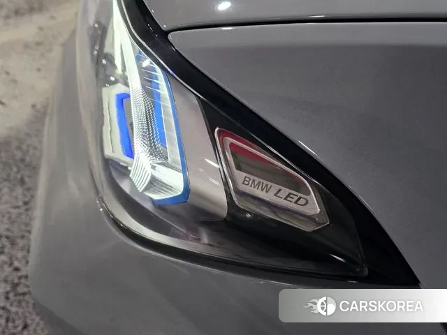 BMW 3 Series (G20) 2023 Светло-серебряный цвет из Кореи, фото 4