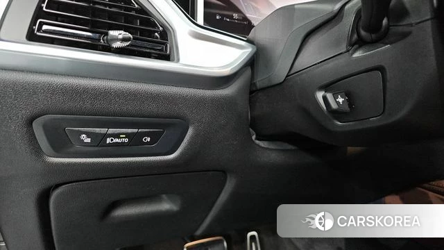 BMW X6 (G06) 2026 Серебристо-серый из Кореи, фото 4
