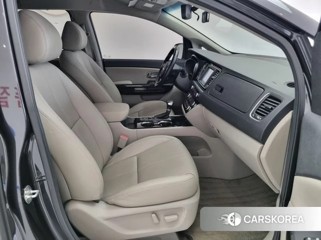 Kia The New Carnival 2018 Серый из Кореи, фото 4