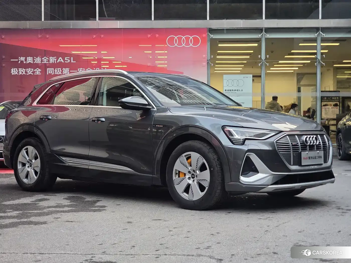 Audi e-tron 2026 Silver/gray из Китая, фото 4