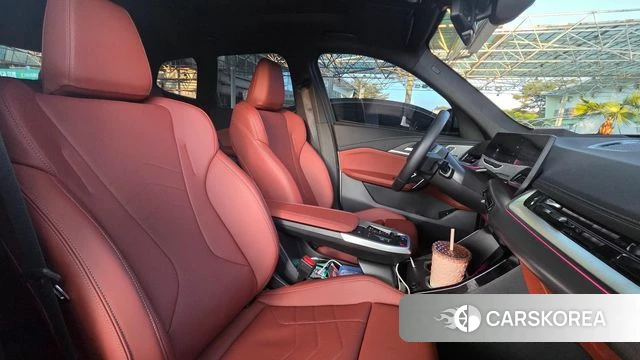 BMW iX1 (U11) 2025 Белый из Кореи, фото 4