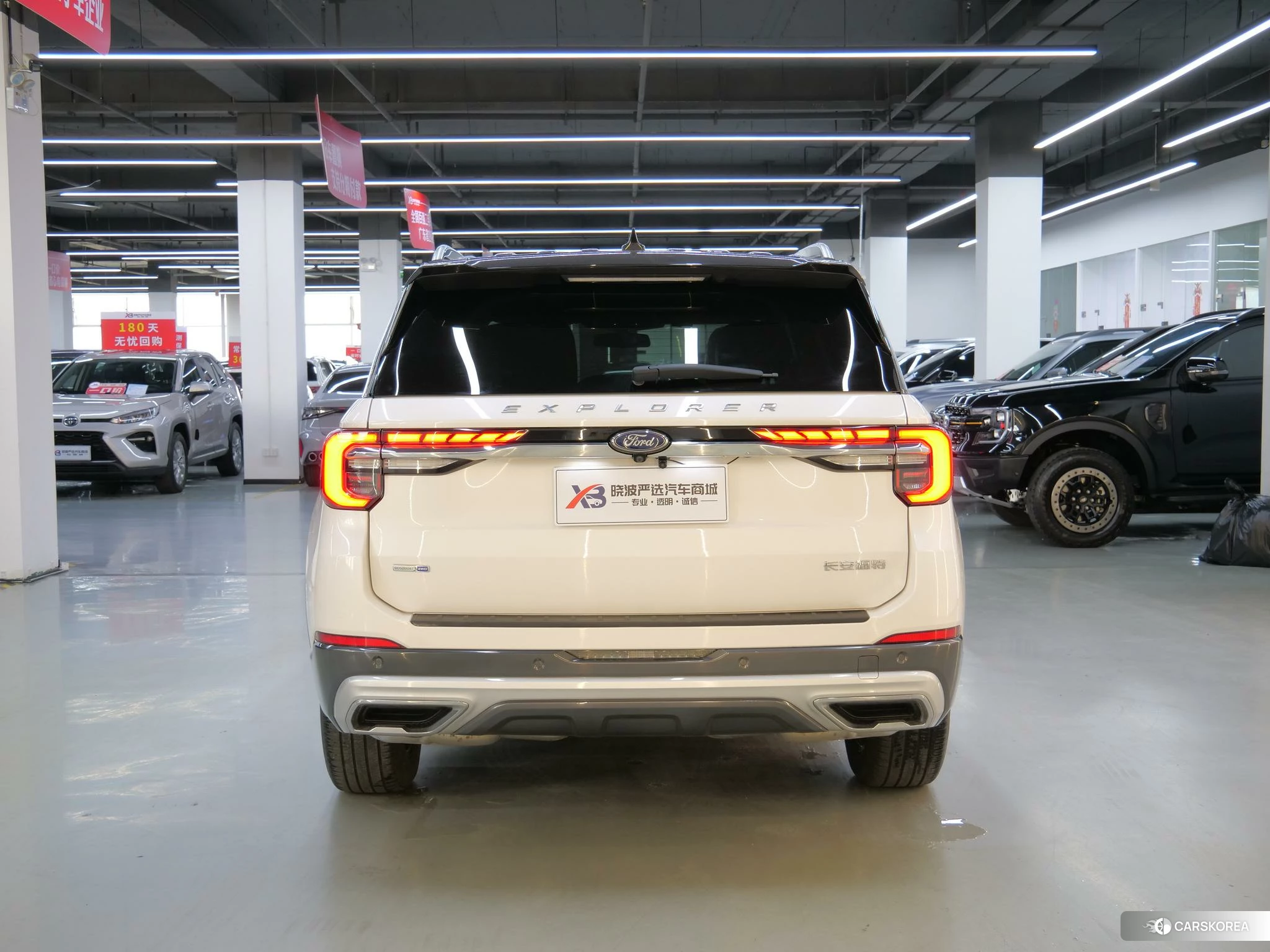 Ford Explorer 2022 Белый из Китая, фото 4