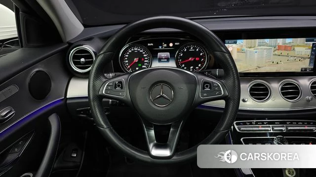 Mercedes-Benz E-Class W213 2018 Белый из Кореи, фото 4