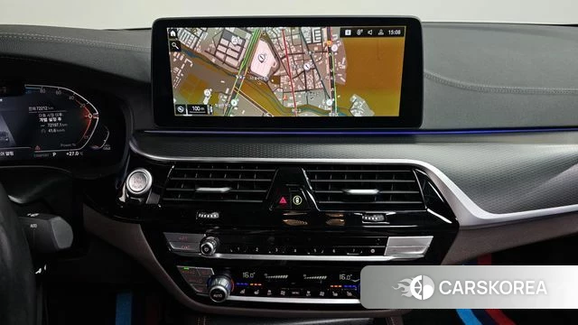 BMW 5 Series (G30) 2023 Белый из Кореи, фото 4