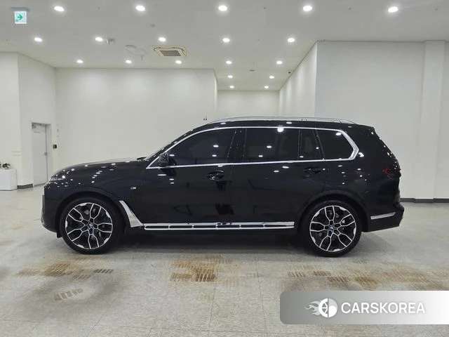 BMW X7 (G07) 2025 Черный из Кореи, фото 4