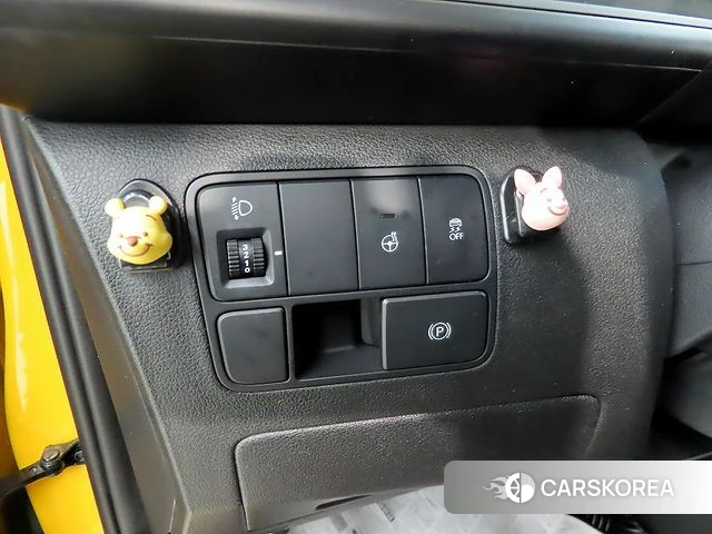 Hyundai Staria 2022 Желтый из Кореи, фото 4