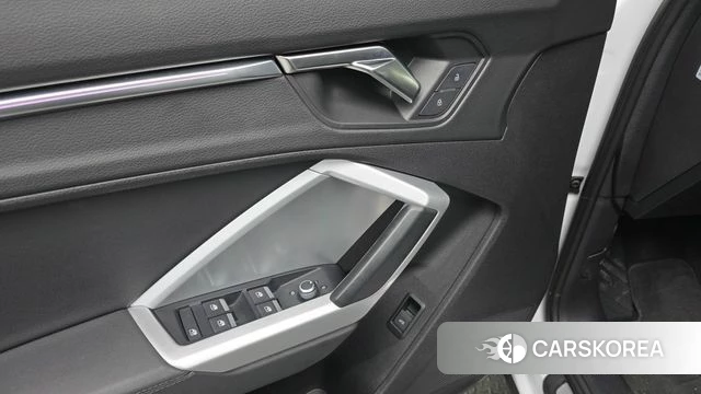 Audi Q3 (F3) 2022 Белый из Кореи, фото 4
