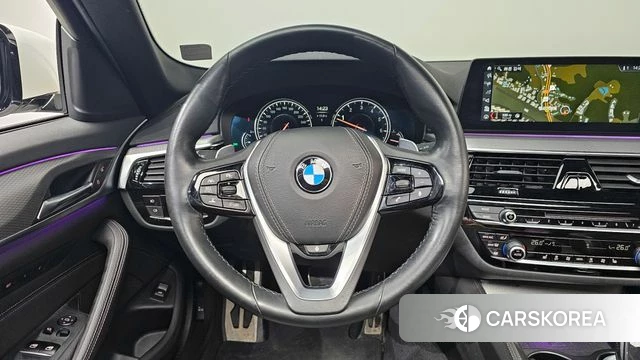 BMW 5 Series (G30) 2018 Белый из Кореи, фото 4