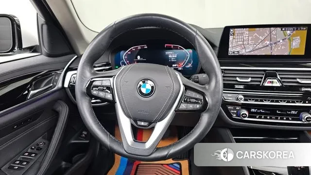 BMW 5 Series (G30) 2020 Белый из Кореи, фото 4