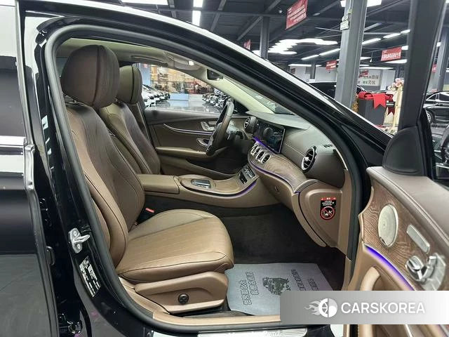 Mercedes-Benz E-class 2023 Черный из Китая, фото 4