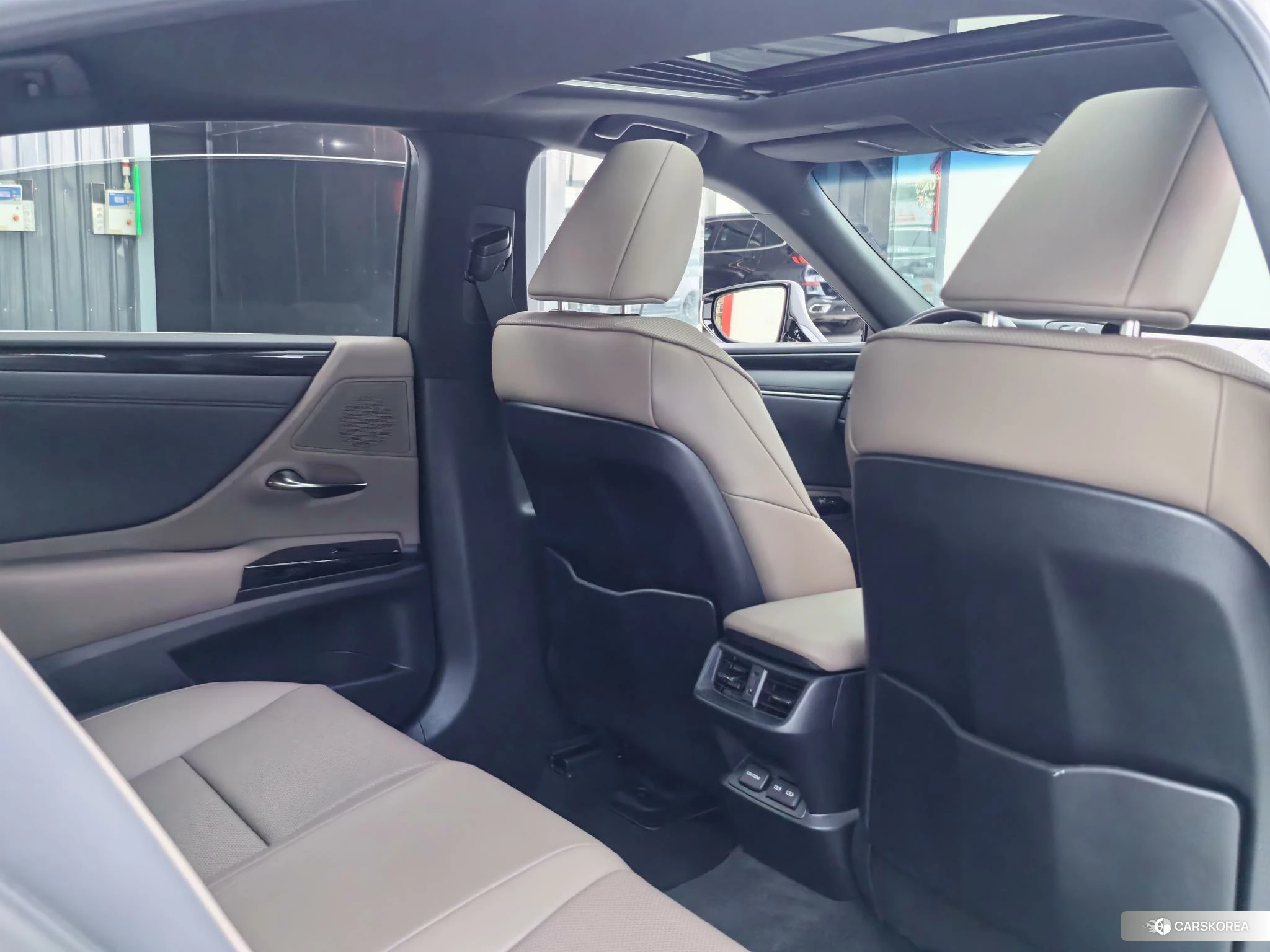 Lexus ES 2022 Серебристо-серый из Китая, фото 4