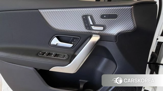 Mercedes-Benz A-Class W177 2025 Белый из Кореи, фото 4