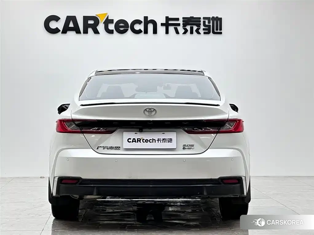 Toyota Camry 2024 Белый из Китая, фото 4