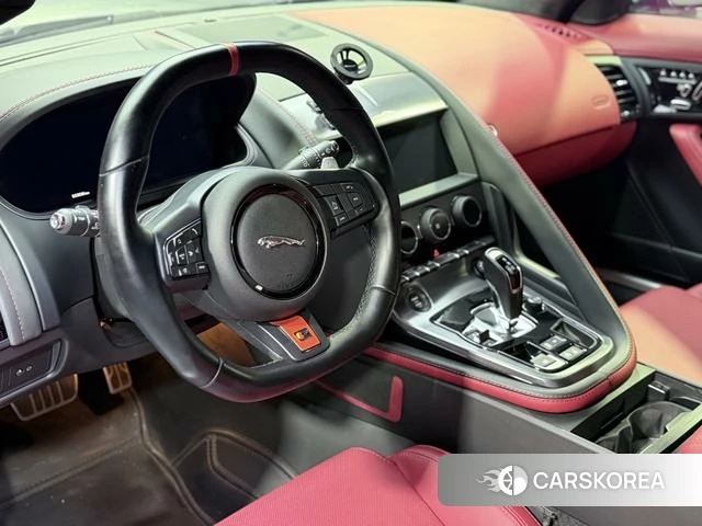 Jaguar F-TYPE 2024 Серебристо-серый из Китая, фото 4