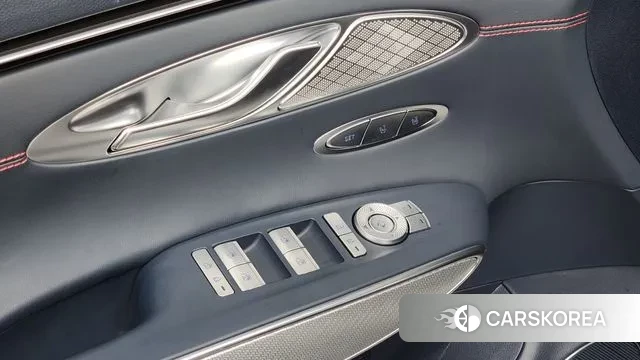 Genesis GV70 2023 Белый из Кореи, фото 4