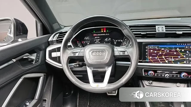 Audi Q3 (F3) 2023 Черный из Кореи, фото 4