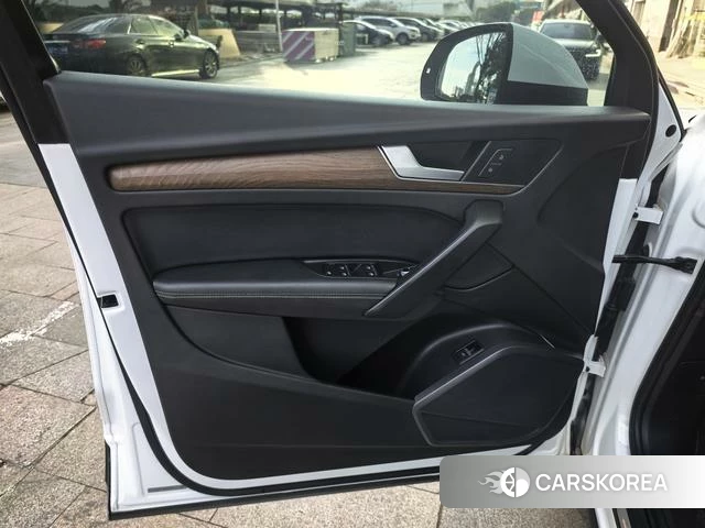 Audi Q5L 2021 Белый из Китая, фото 4