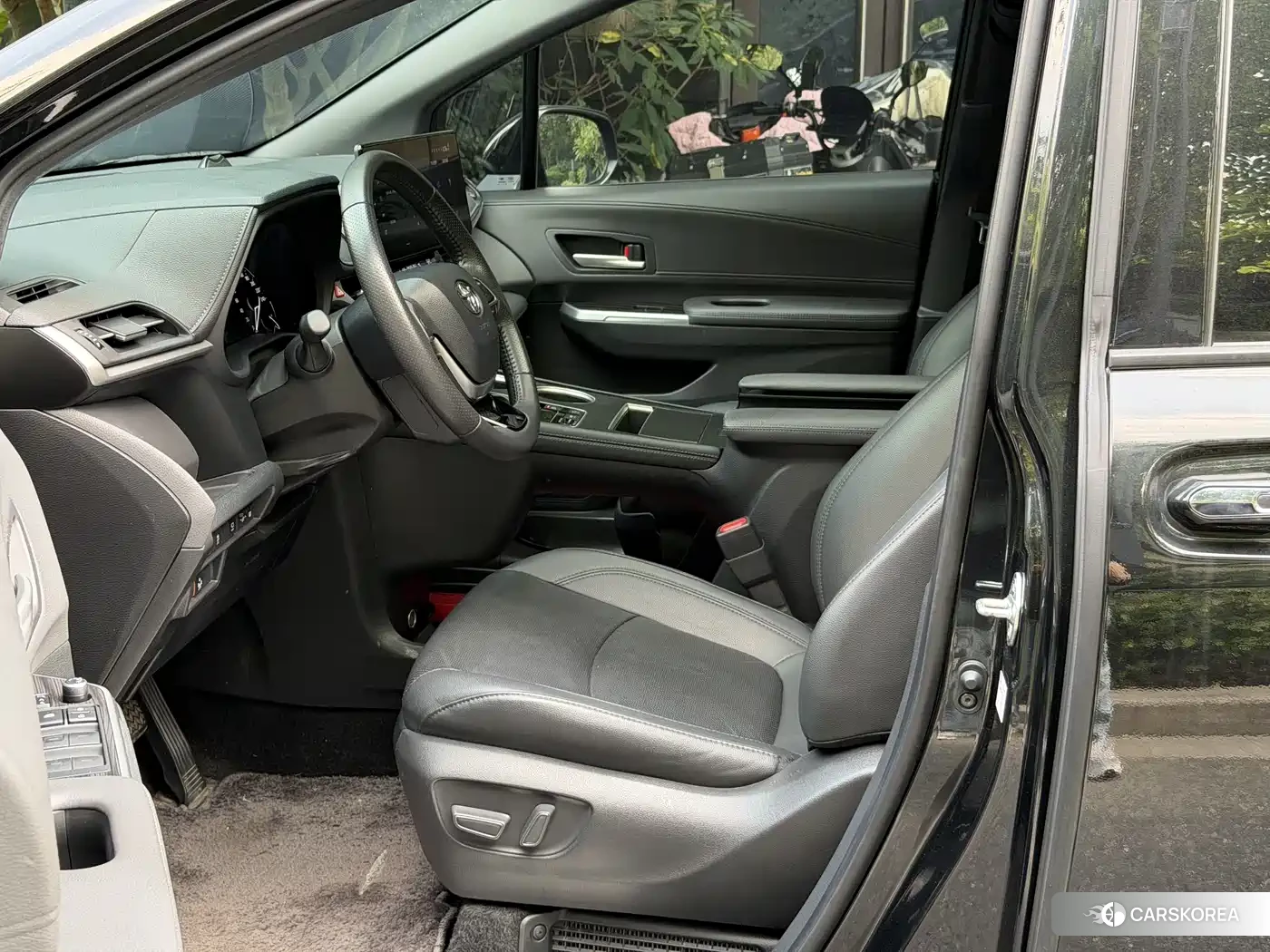 Toyota Sienna 2023 Черный из Китая, фото 4