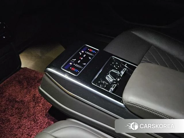 Audi A8 2022 Черный из Китая, фото 4