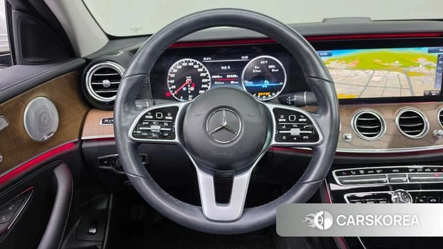 Mercedes-Benz E-Class W213 2019 Белый из Кореи, фото 4