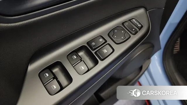 Hyundai The New Kona 2021 Светло-серебряный цвет из Кореи, фото 4