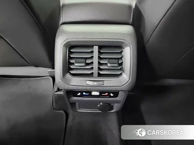 Volkswagen Tiguan second Generation 2022 Белый из Кореи, фото 4