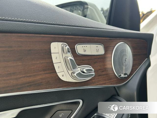 Mercedes-Benz GLC 2021 Белый из Китая, фото 4