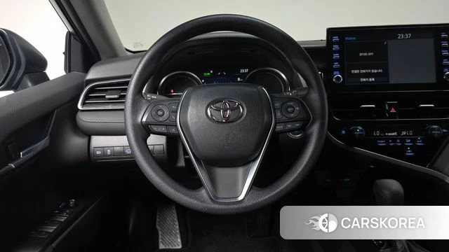 Toyota Camry (XV70) 2024 Серебристо-серый из Кореи, фото 4