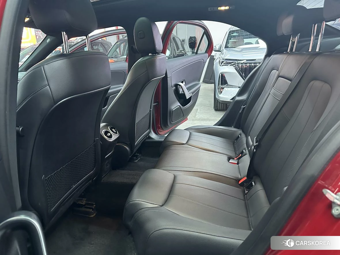 Mercedes-Benz Class A 2021 Красный из Китая, фото 4