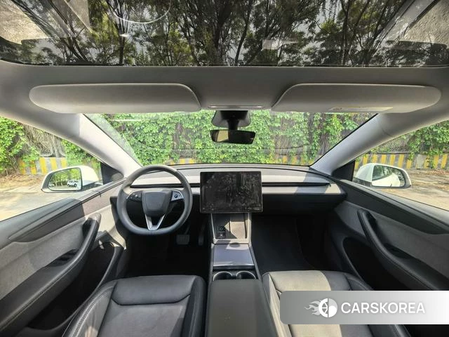 Tesla Model Y 2025 Белый из Китая, фото 4