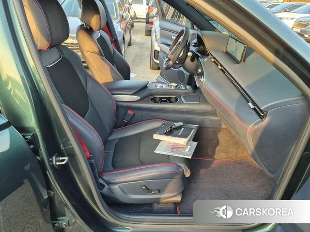Genesis GV70 2021 Темно-зеленый из Кореи, фото 4